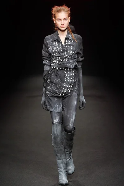 Look 32